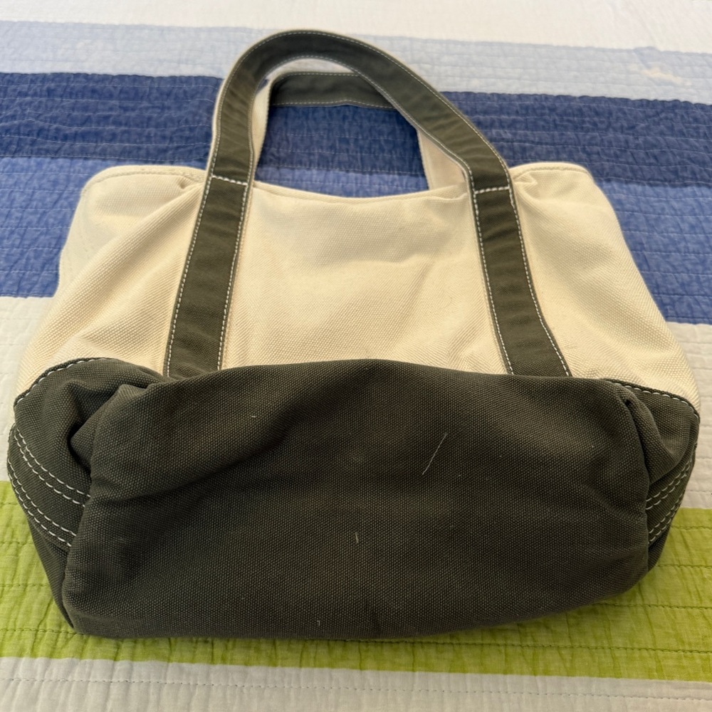 Lands' End Cream and Olive Tote Bag - Picture 5 of 7